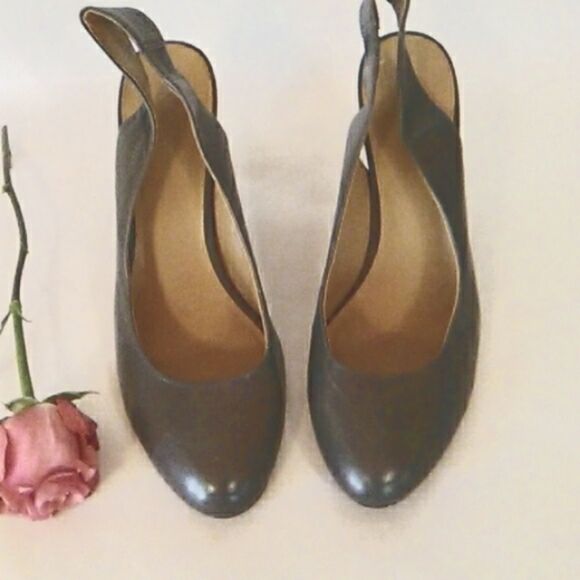 Nine West Sling Back Heels - Picture 1 of 10